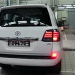 Продам задние светодиодные фары для Toyota LC 200.