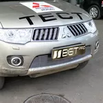 Предлагаем решотки бампера  Mitsubishi  Padgero Sport  