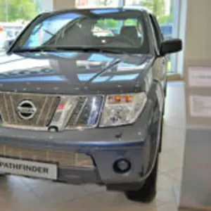 Радиаторные решетки Nissan Pathfinder 2004.