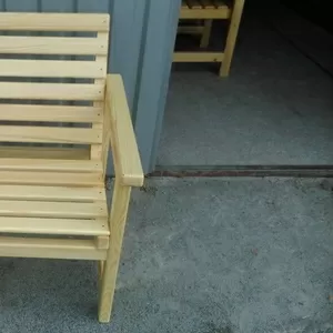 Кресла из натурального дерева. Одинарное и парное со столом.