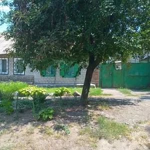 Продам часть домовладения на улице Могилевская 3,  район автовокзала. Рядом гимназия 51,  детский сад 308,  АТБ,  маршрутные и трамвайные развязки,  можна добраться в любую часть города,  сквер Металлургов,  заезд для машины. В доме три комнаты,  сделан ремонт,  с