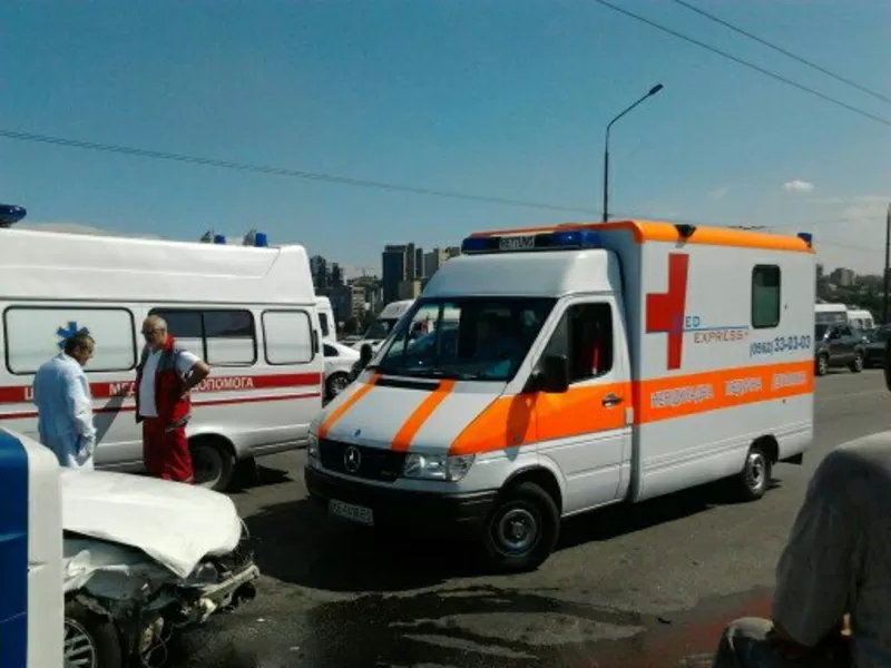  перевезти лежачего больного из Днепропетровска в Киев, в Донецк, в Сумы