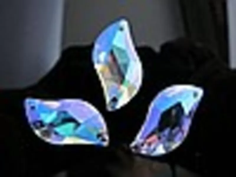 Розничная и оптовая продажа страз Swarovski,  DMC,  браслетов Shambala