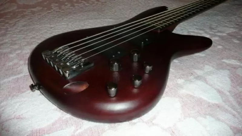 Срочно продам бас-гитару Ibanez SR 505BM 4
