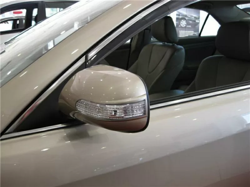 Тюнинг. Крышки зеркала с повторителями поворотов для Toyota Auris,  Cam 4