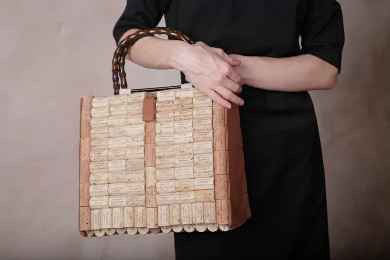 Bags wine cork Оригинальные авторские сумки ручной работы от Дизайн - студии «Wine cork art». 14