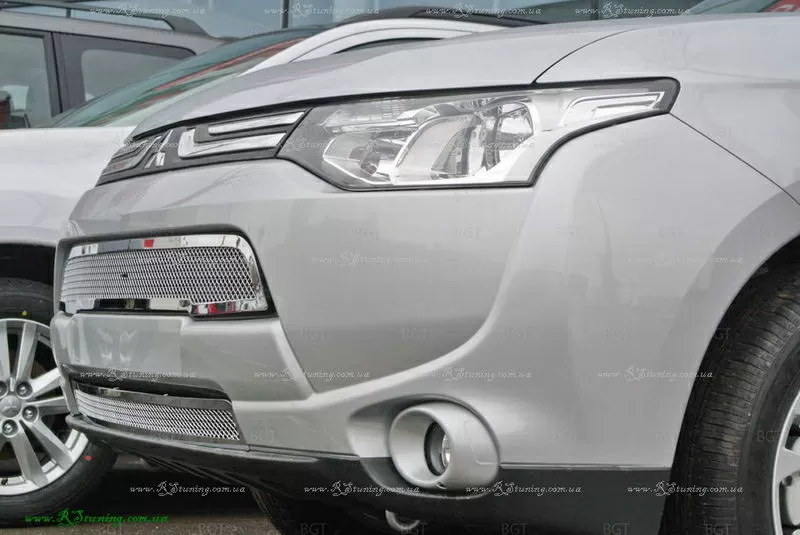 Решетка радиатора сетка Mitsubishi Outlander 2012+ 