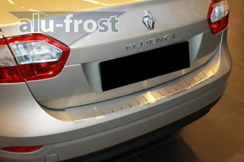 Накладка на бампер с загибом для Renault Fluence 2010+