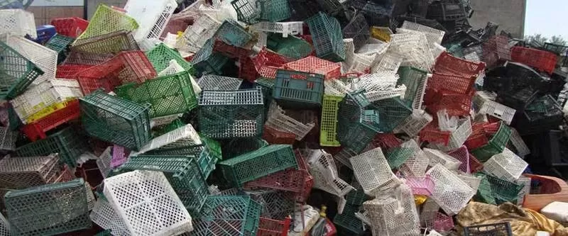 Предприятие для собственных нужд постоянно покупает отходы пластмасс: 2