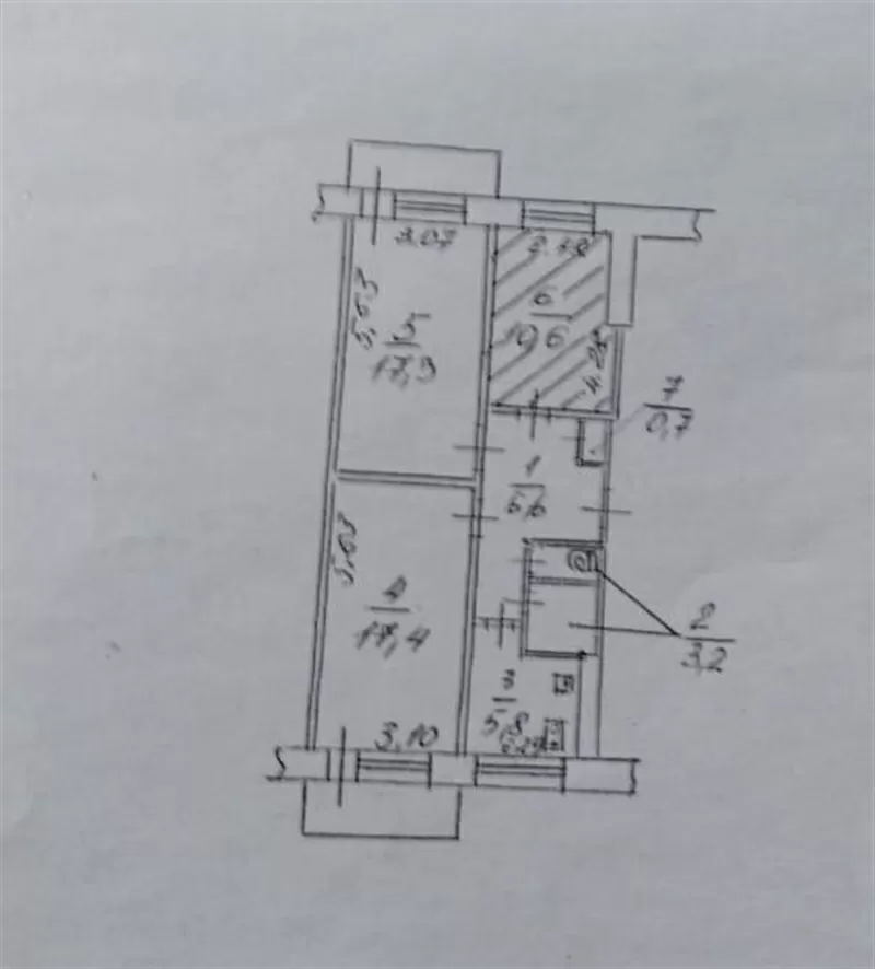 Продам 3-к квартиру 64 м2 на Косиора,  средний этаж. Торг 5