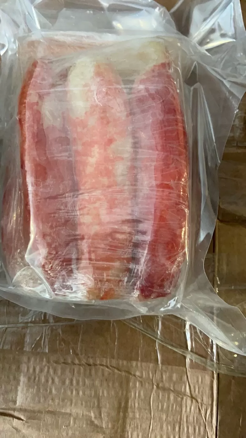 Продам мясо краба,  а также кальмар,  также есть большой объём скумбрии. 5