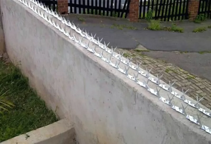 Накладка на забор колючая полоса Ежачок (ТМ)