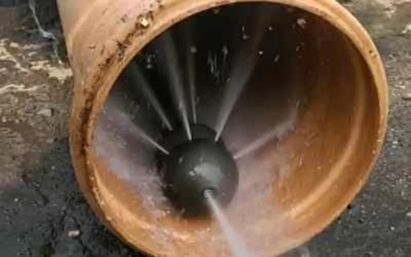 Гидродинамическая чистка труб канализации 3