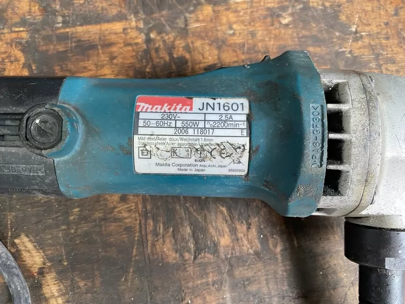 Продам бу электрические вырубные ножницы по металлу Makita  Mod.JN1601 2