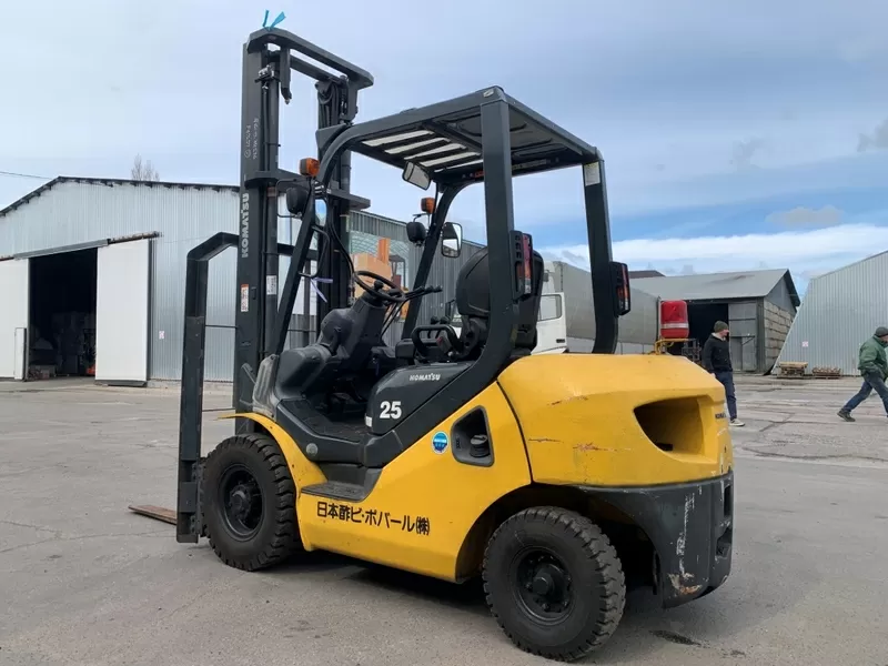Вилочний автонавантажувач Komatsu,  з бічним зсувом та щоглою 4.5 метри 3