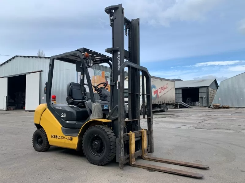 Вилочний автонавантажувач Komatsu,  з бічним зсувом та щоглою 4.5 метри 5