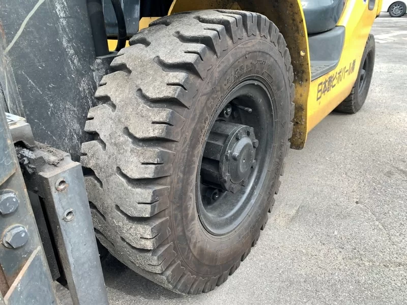 Вилочний автонавантажувач Komatsu,  з бічним зсувом та щоглою 4.5 метри 9