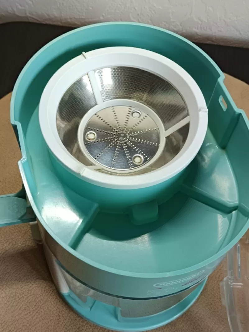 Соковыжималка центробежная компактная De'Longhi. Новая. 3