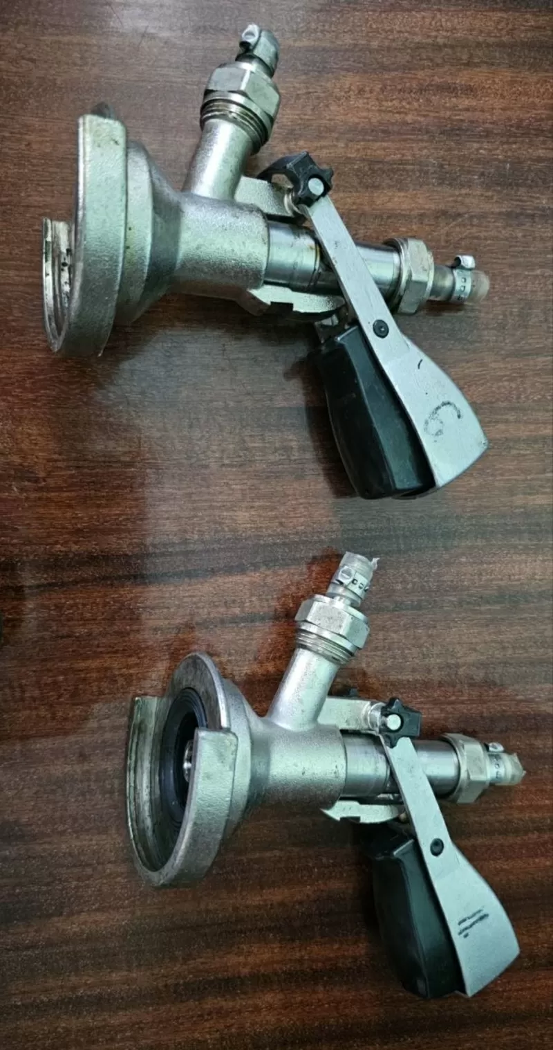 Продам пивні клешні,  крани,  редуктор,  промивочний бачок,  кеги. 5